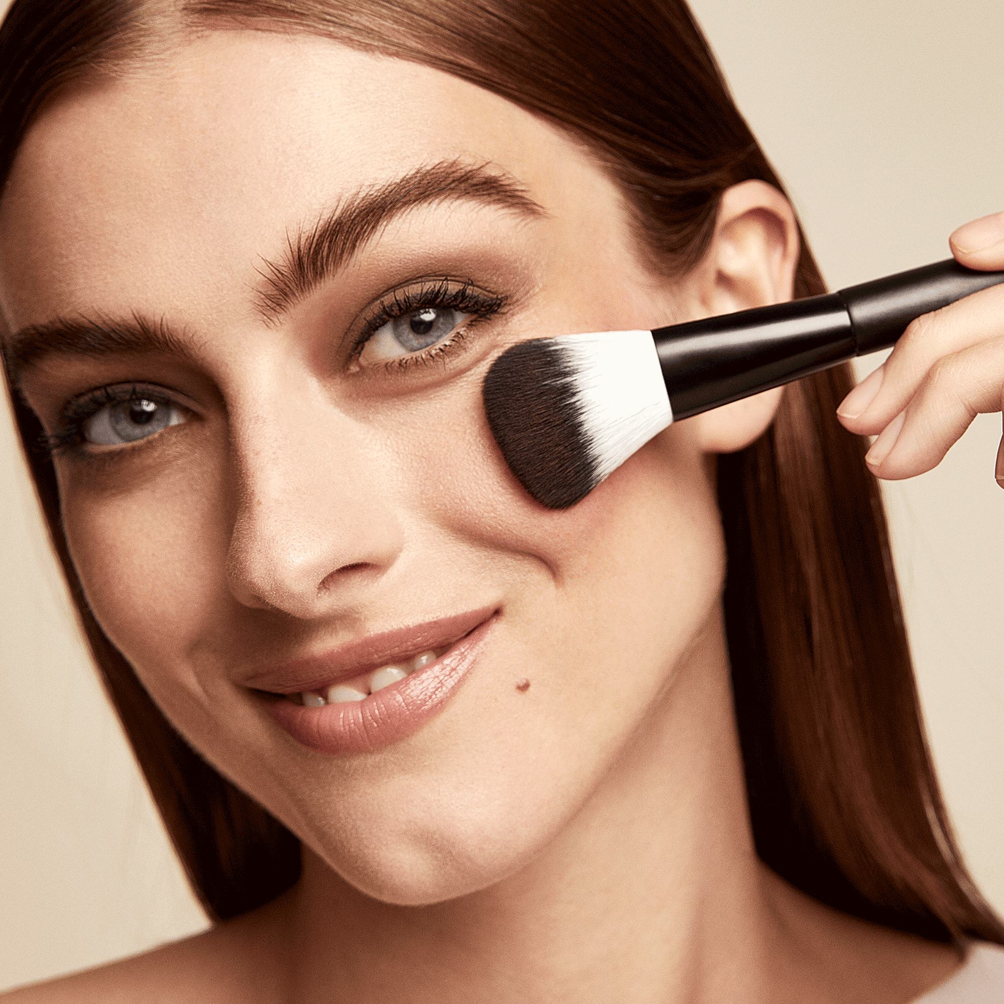 https://media-cdn.oriflame.vn/productImage?externalMediaId=product-management-media%2fProducts%2f42482%2f42482_2.png&MediaId=15611289&Version=1