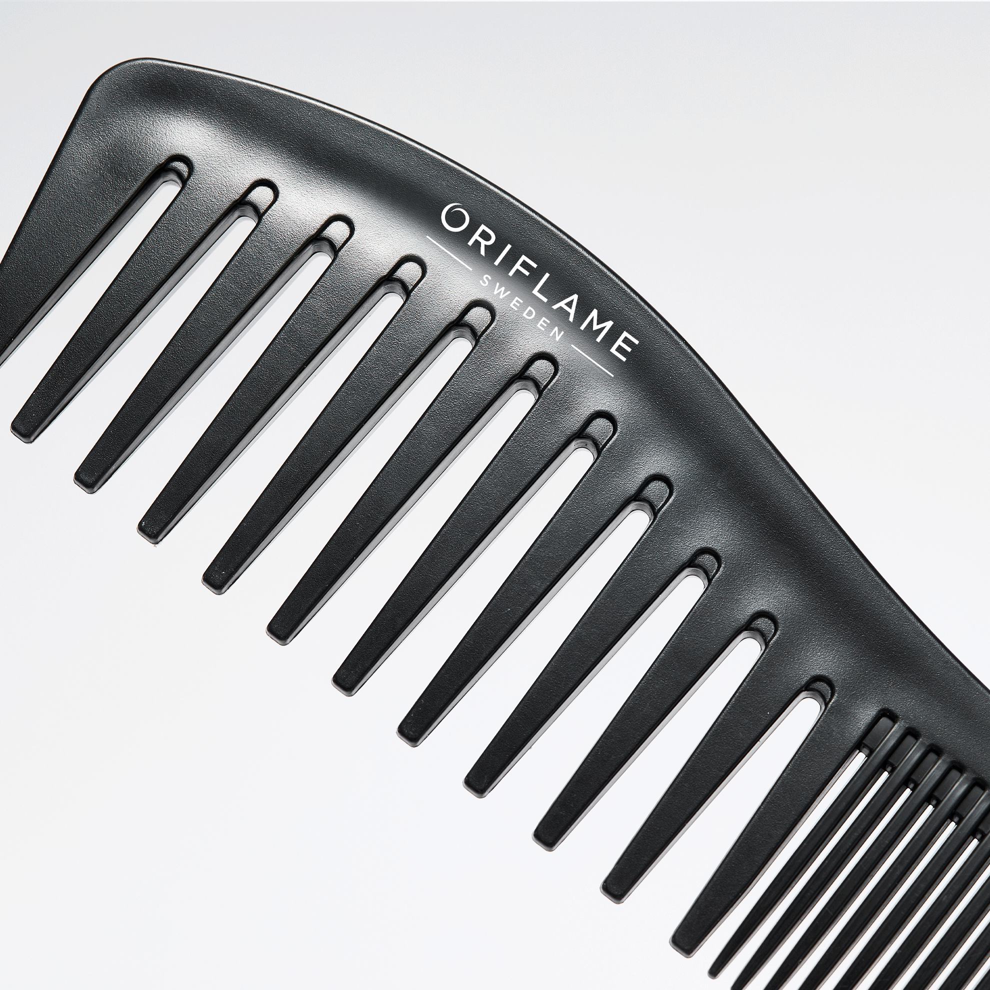 https://media-cdn.oriflame.vn/productImage?externalMediaId=product-management-media%2fProducts%2f46402%2f46402_3.png&MediaId=16999728&Version=4