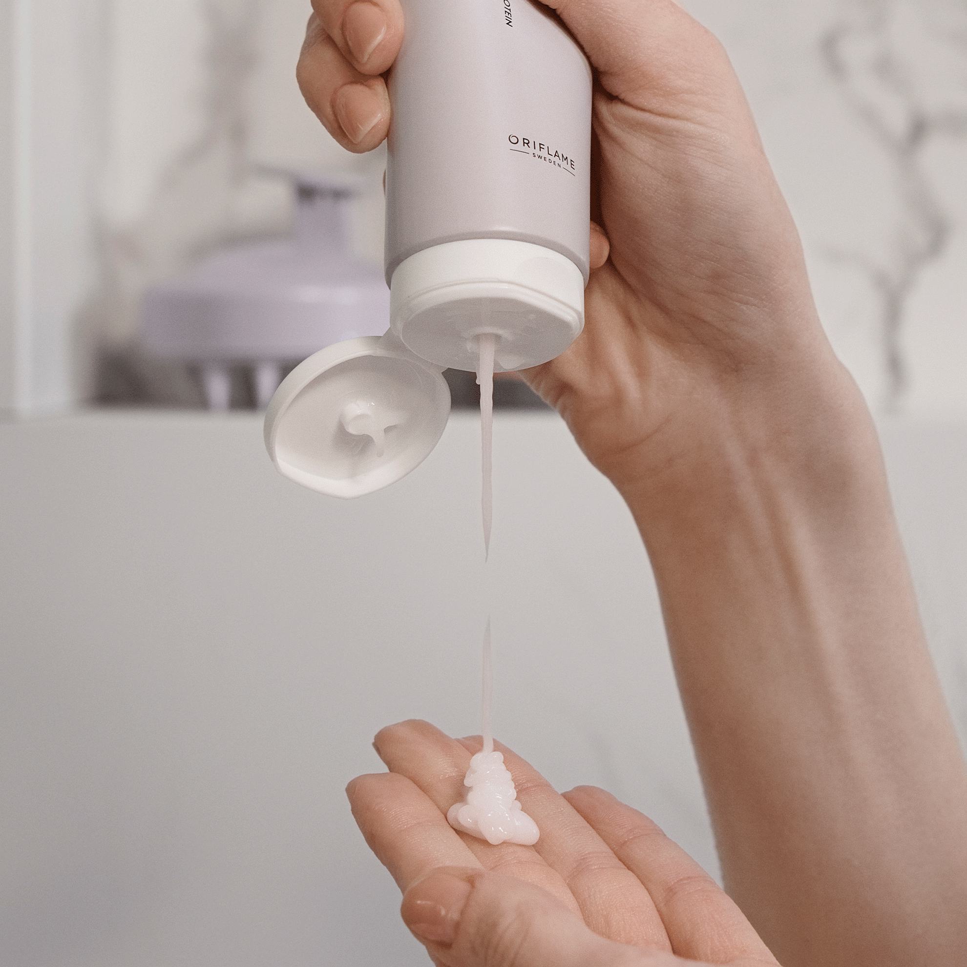 https://media-cdn.oriflame.vn/productImage?externalMediaId=product-management-media%2fProducts%2f44961%2f44961_2.png&MediaId=17121205&Version=3