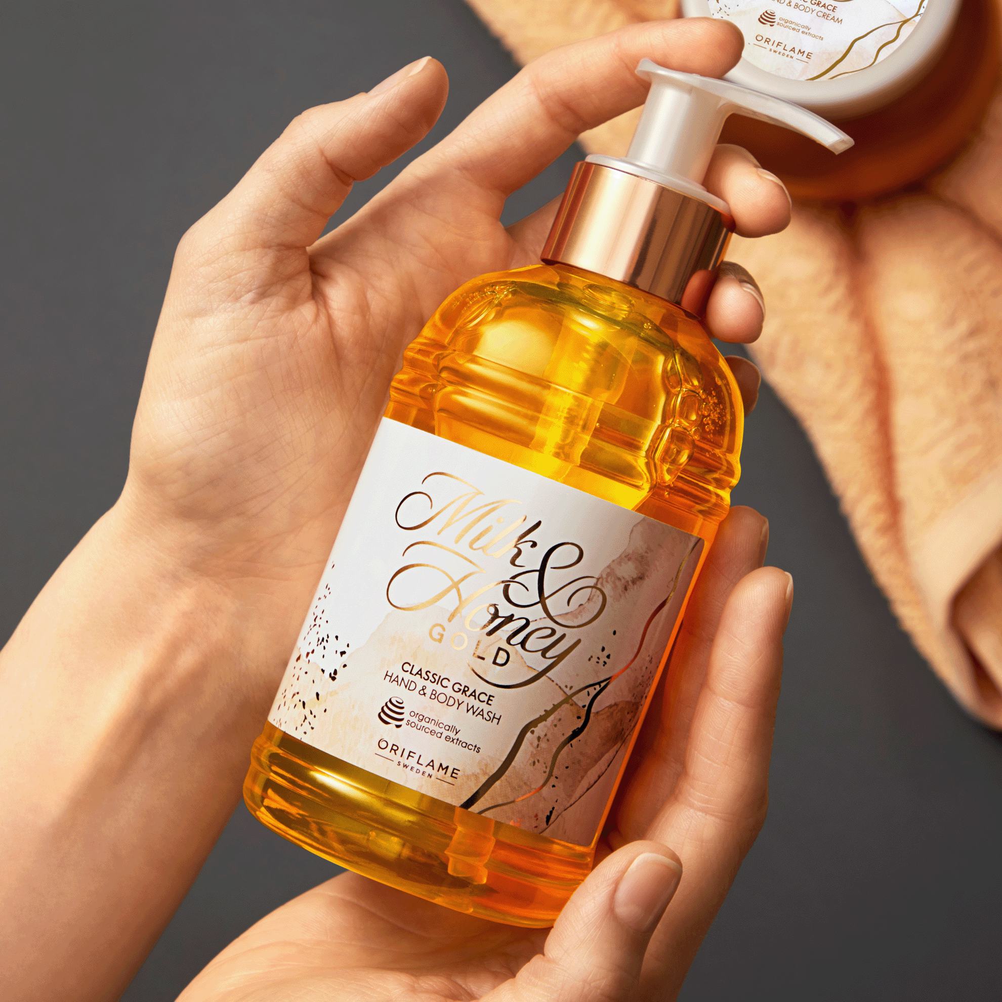 https://media-cdn.oriflame.vn/productImage?externalMediaId=product-management-media%2fProducts%2f45817%2f45817_2.png&MediaId=17815986&Version=1