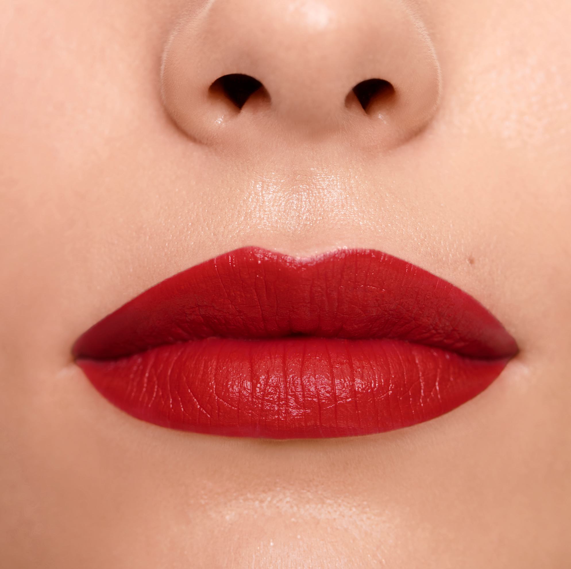 Cận cảnh đôi môi của một người phụ nữ