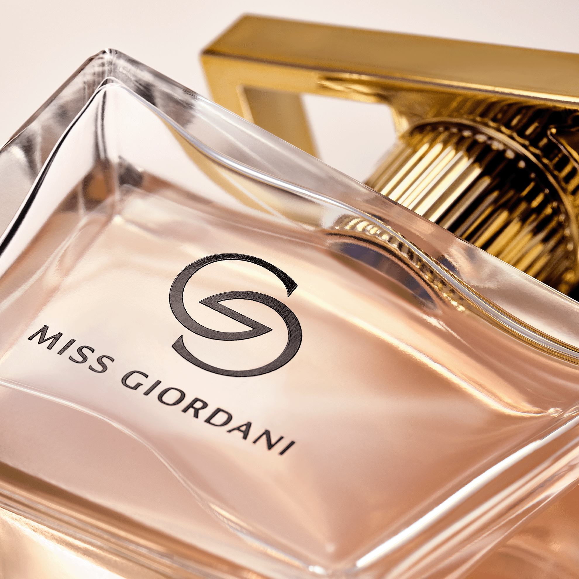 https://media-cdn.oriflame.vn/productImage?externalMediaId=product-management-media%2fProducts%2f47513%2f47513_8.png&MediaId=19522806&Version=2