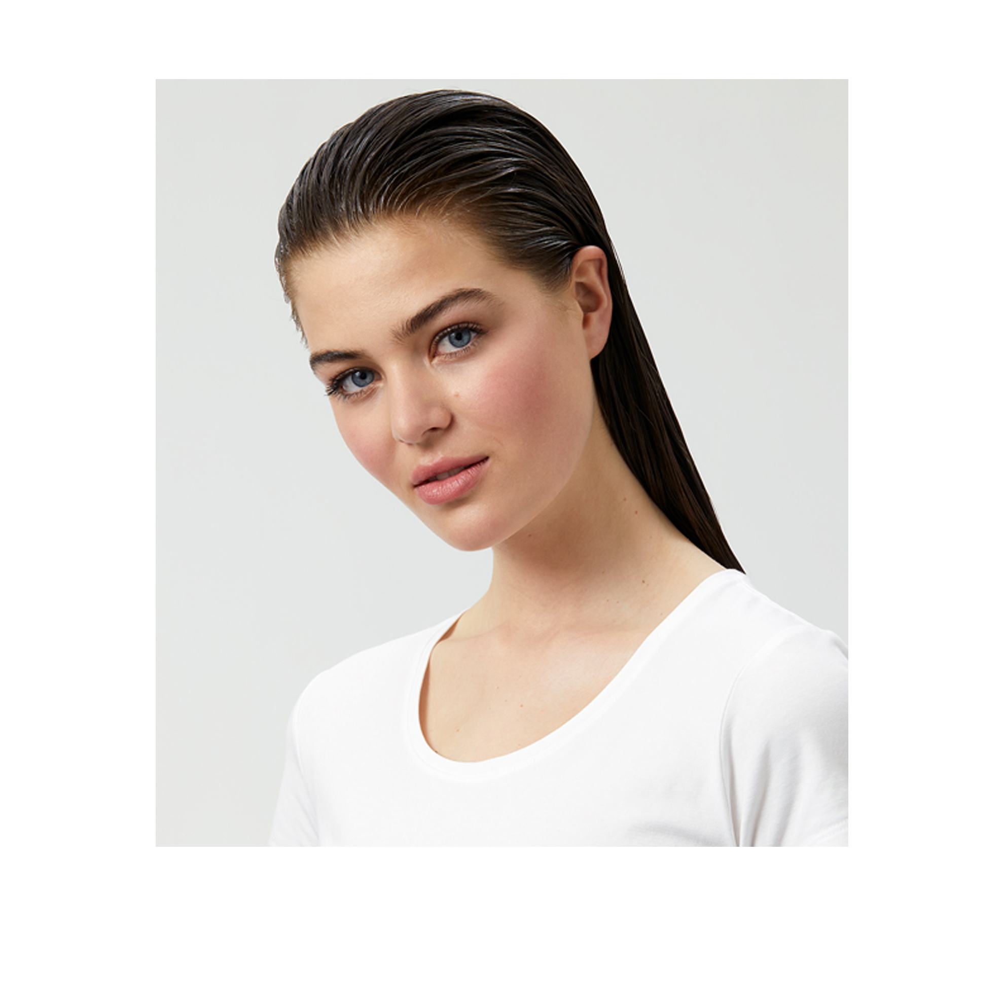 https://media-cdn.oriflame.vn/productImage?externalMediaId=product-management-media%2fProducts%2f35931%2f35931_3.png&id=2024-03-11T09-56-14-444Z_MediaMigration&version=1613121301