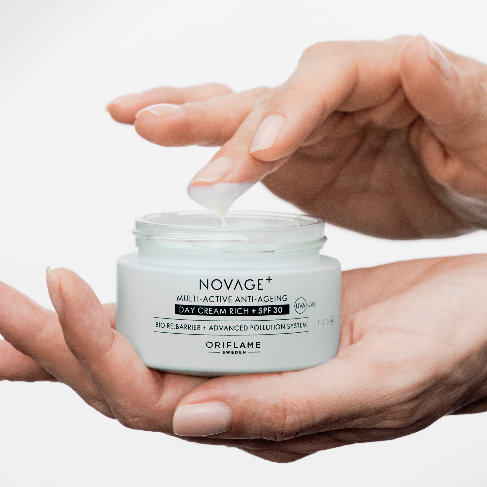 https://media-cdn.oriflame.vn/productImage?externalMediaId=product-management-media%2fProducts%2f41048%2f41048_3.png&id=17447760&version=3