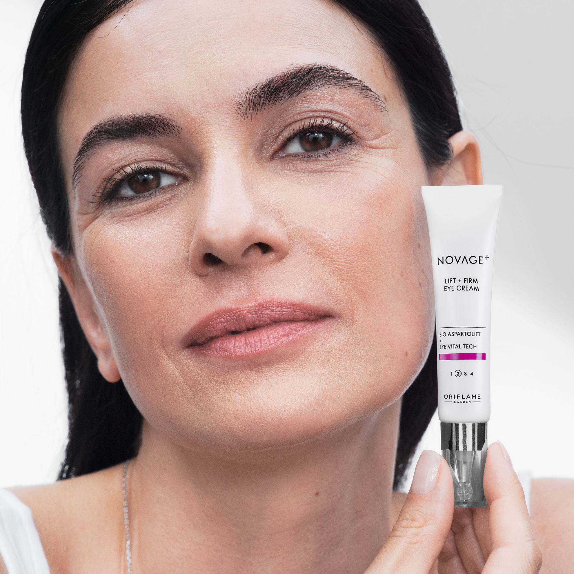https://media-cdn.oriflame.vn/productImage?externalMediaId=product-management-media%2fProducts%2f42425%2f42425_3.png&id=17447664&version=4