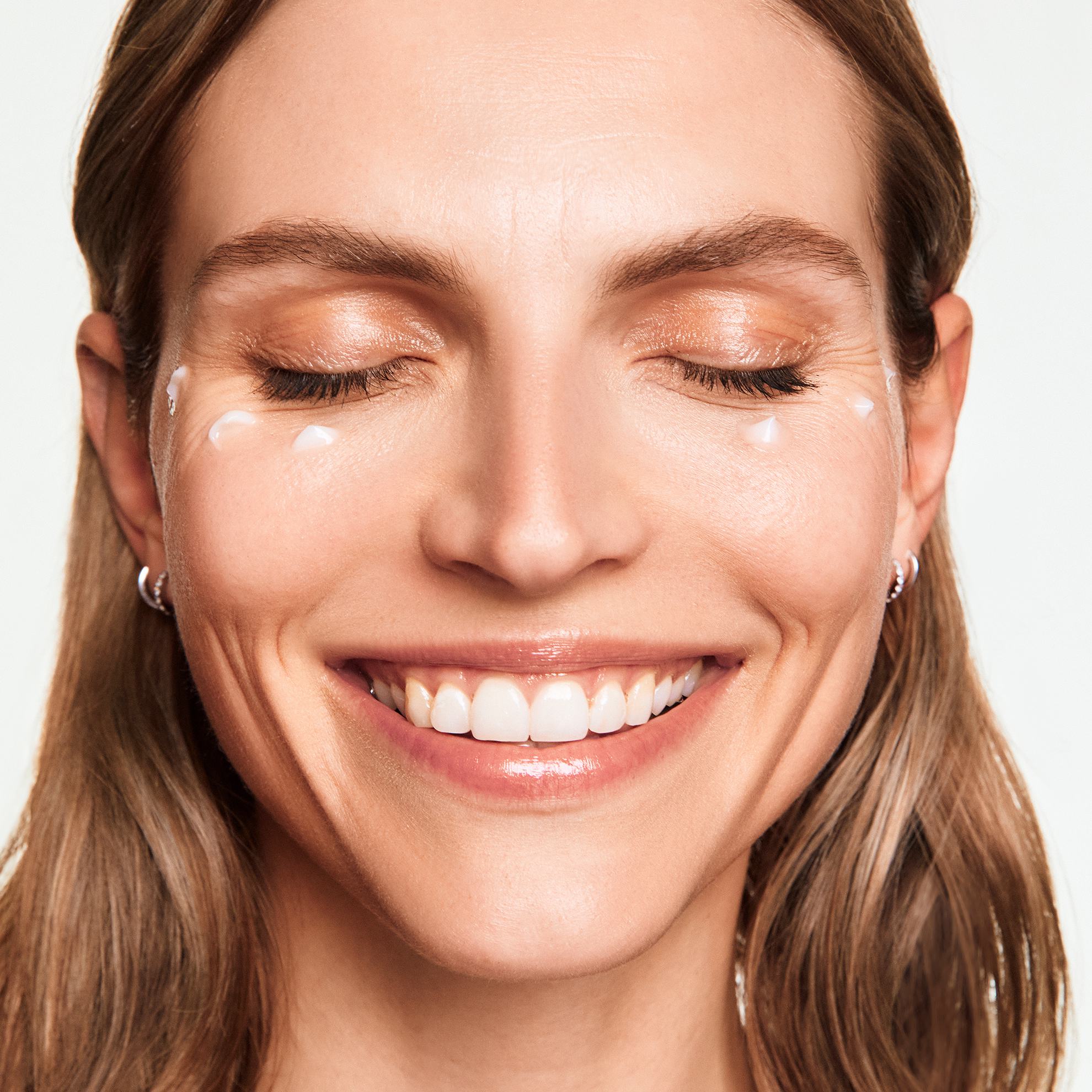 https://media-cdn.oriflame.vn/productImage?externalMediaId=product-management-media%2fProducts%2f42425%2f42425_4.png&id=17447663&version=5