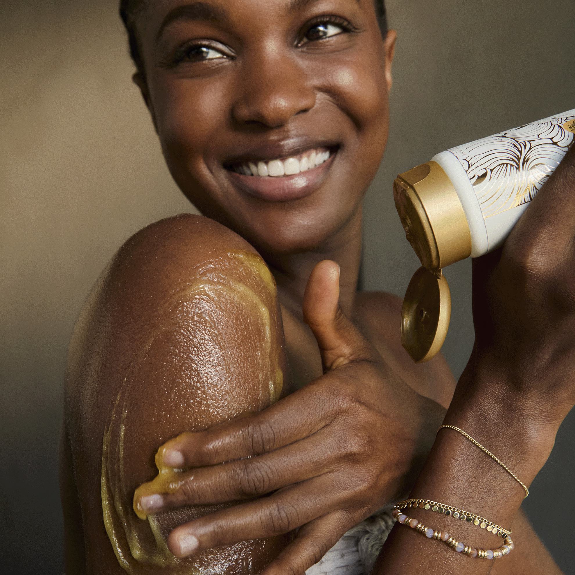 https://media-cdn.oriflame.vn/productImage?externalMediaId=product-management-media%2fProducts%2f46969%2f46969_7.png&id=19554570&version=4