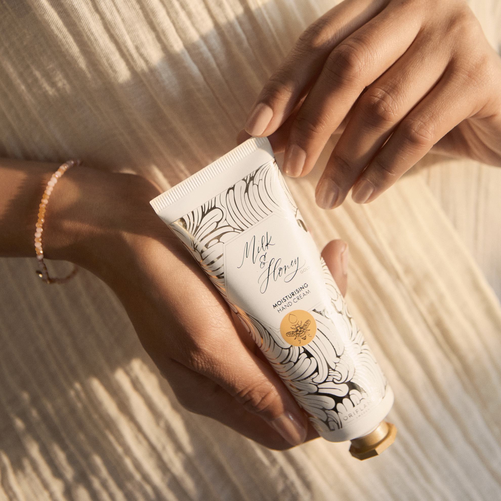 https://media-cdn.oriflame.vn/productImage?externalMediaId=product-management-media%2fProducts%2f47224%2f47224_7.png&id=19661266&version=6