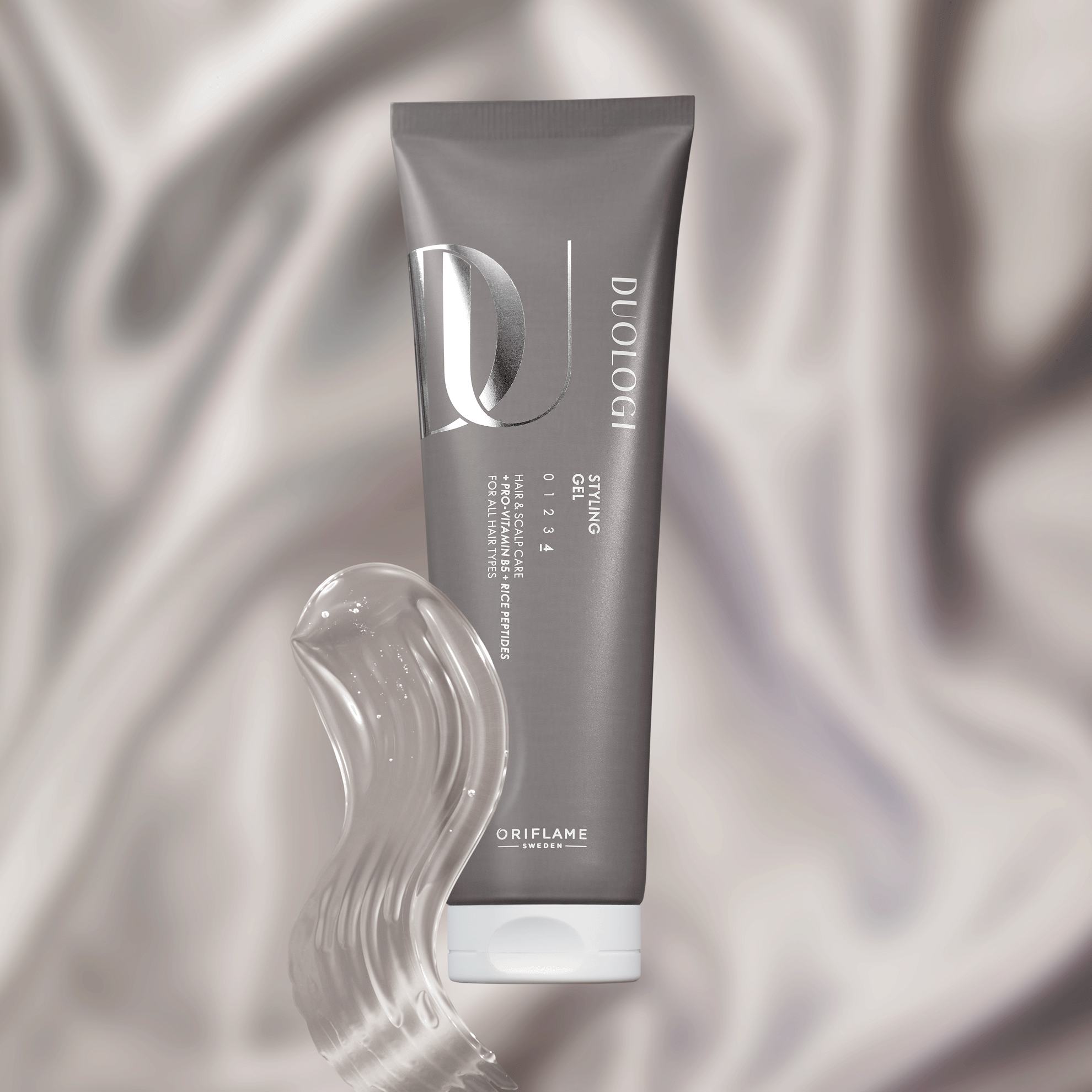 Một tuýp kem với chất lỏng chảy ra.