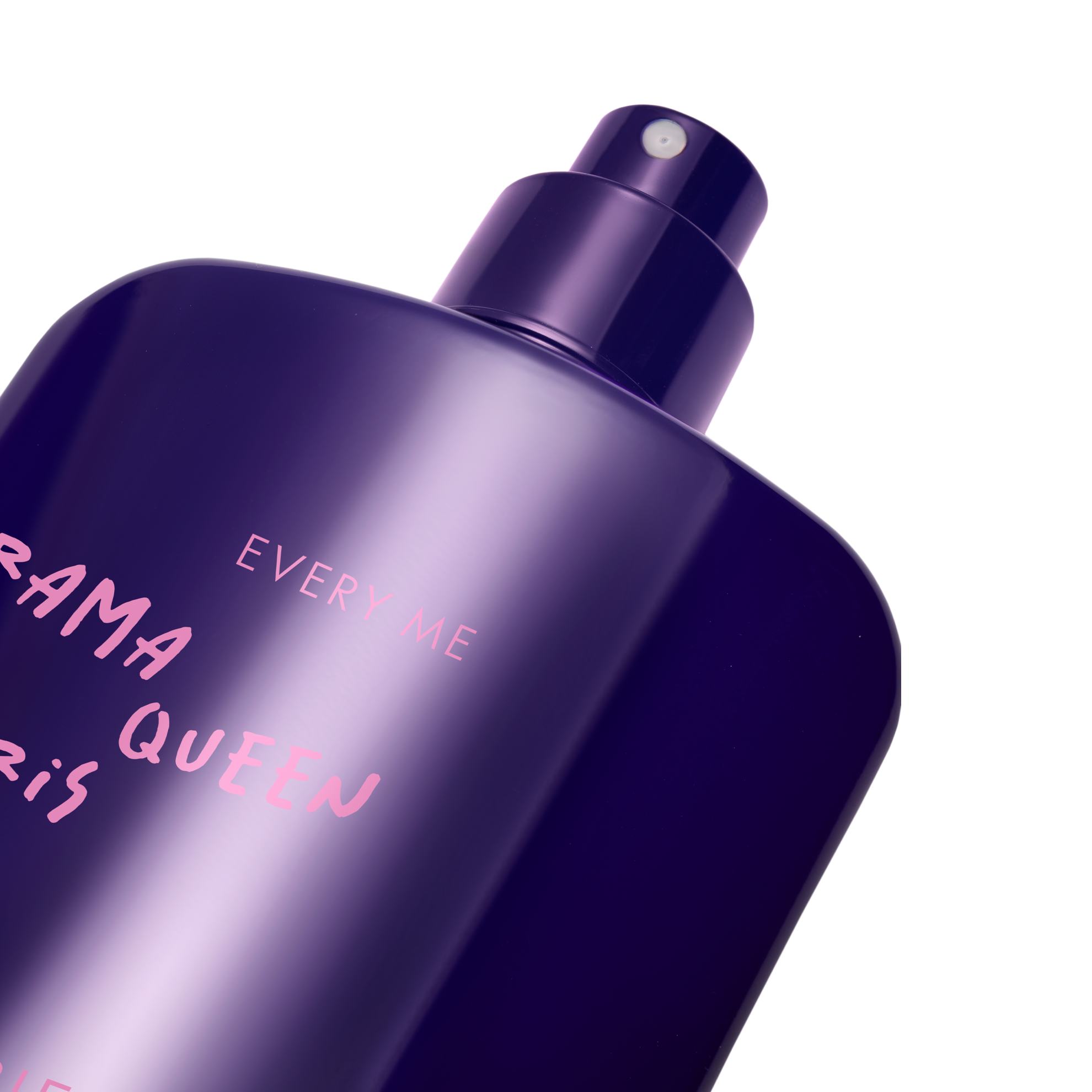 Chai màu tím có vòi xịt