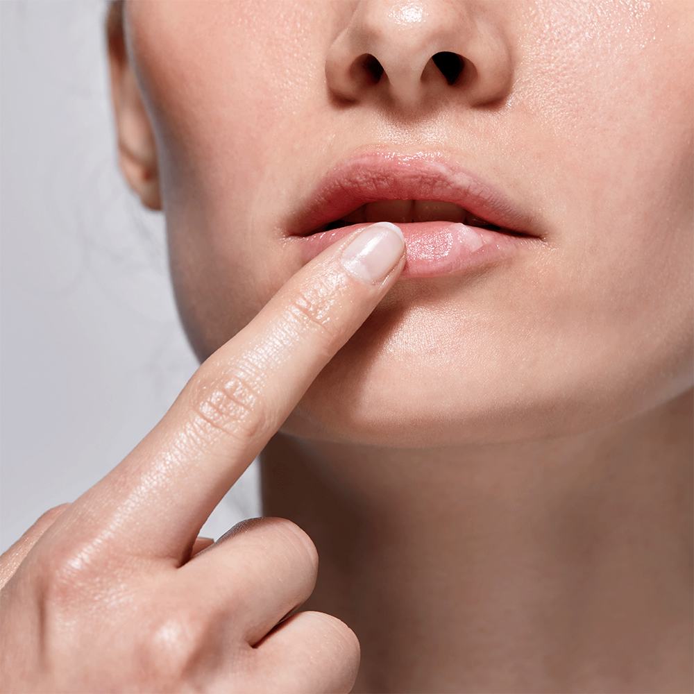 hình cận cảnh đôi môi của một người phụ nữ